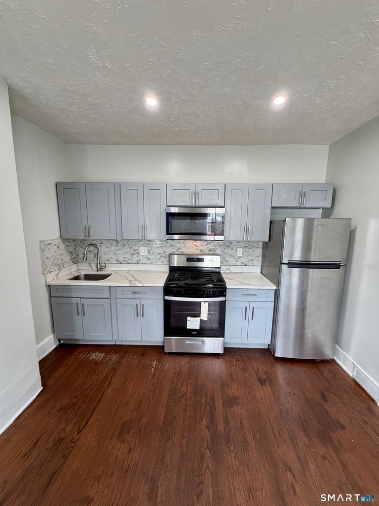 139 Poplar Street - Photo 1