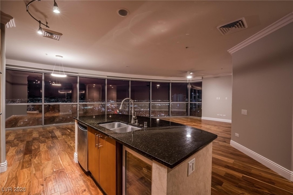 200 W Sahara Avenue - Photo 7