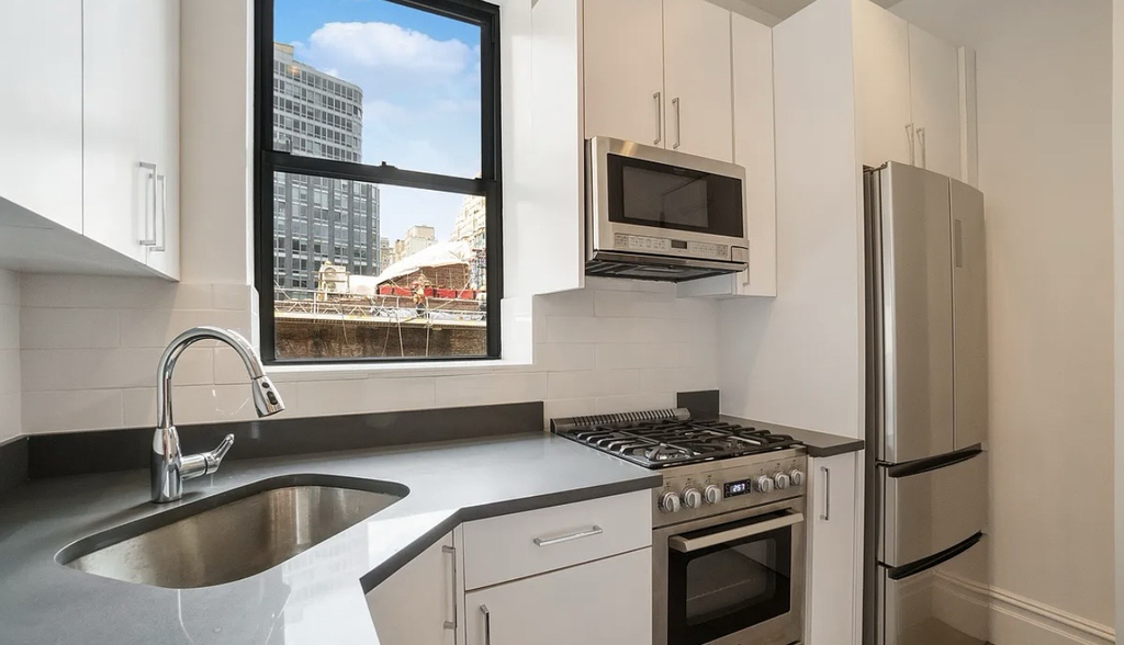 166 West 72nd Street - Photo 2