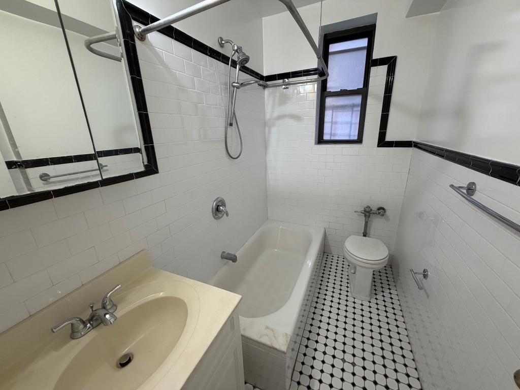 36-35 167th Street - Photo 15