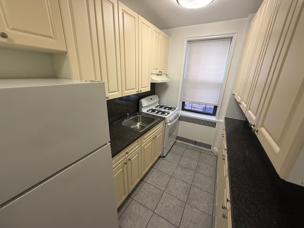 36-35 167th Street - Photo 4