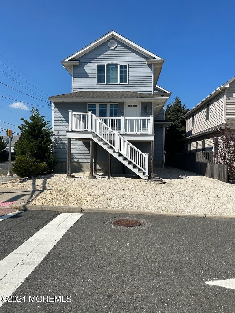 111 Jersey City Avenue - Photo 0