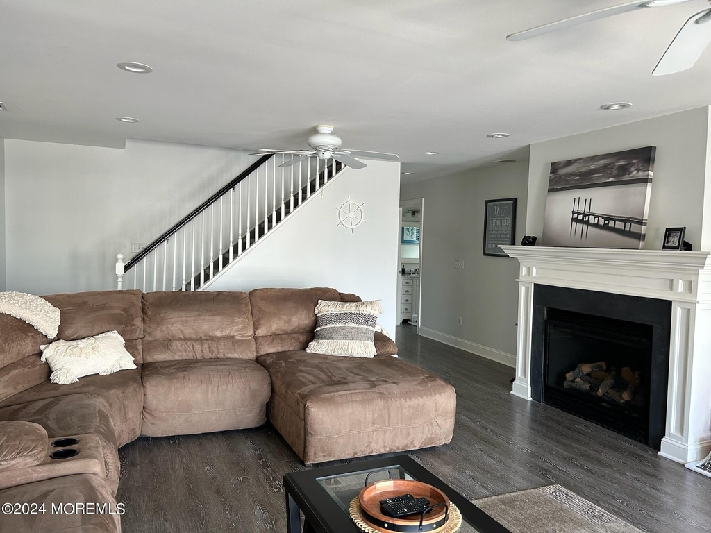 111 Jersey City Avenue - Photo 10