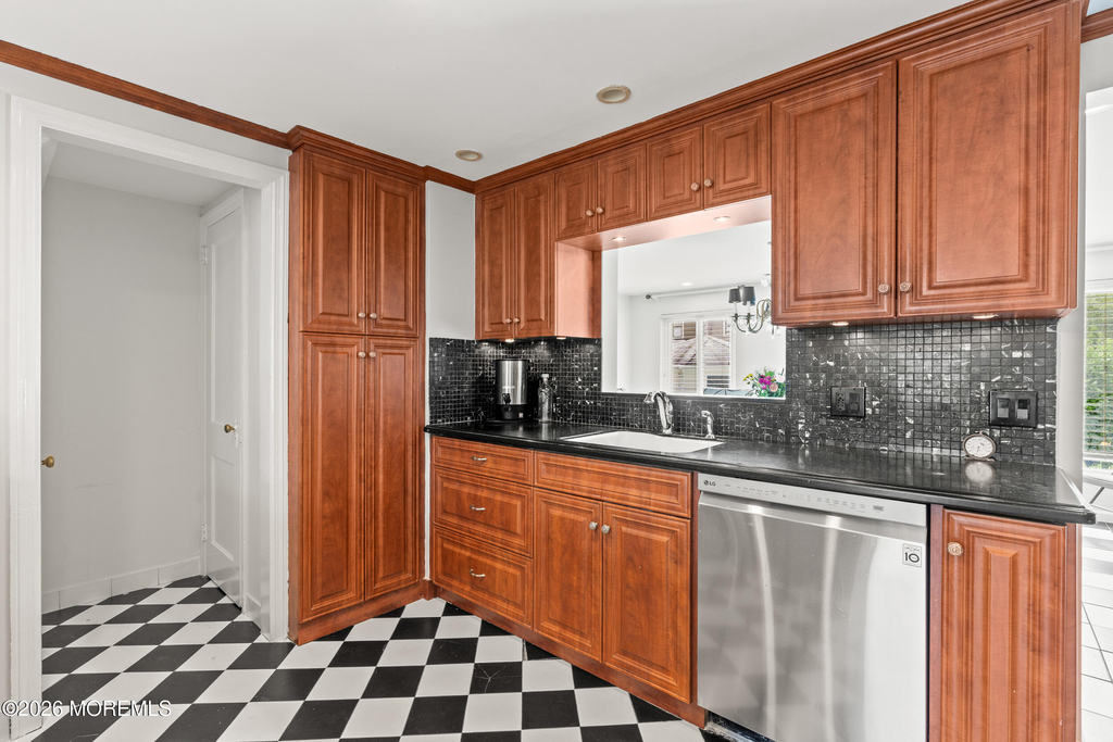 608 Corlies Avenue - Photo 9