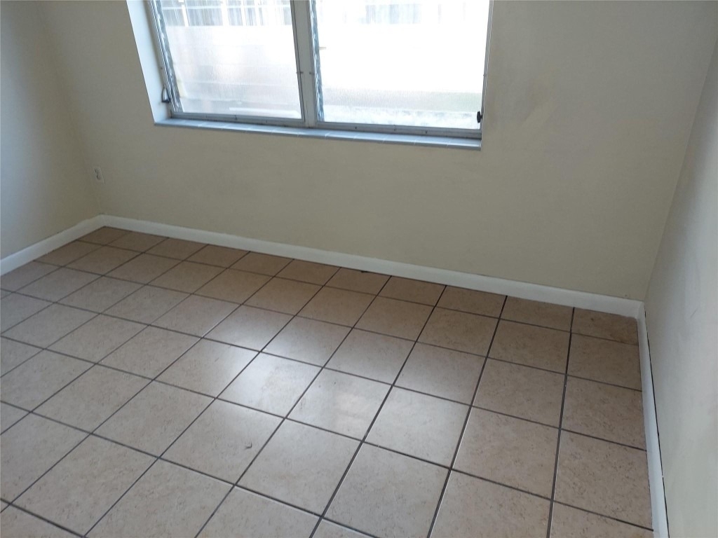 1829 N Dixie Highway - Photo 1