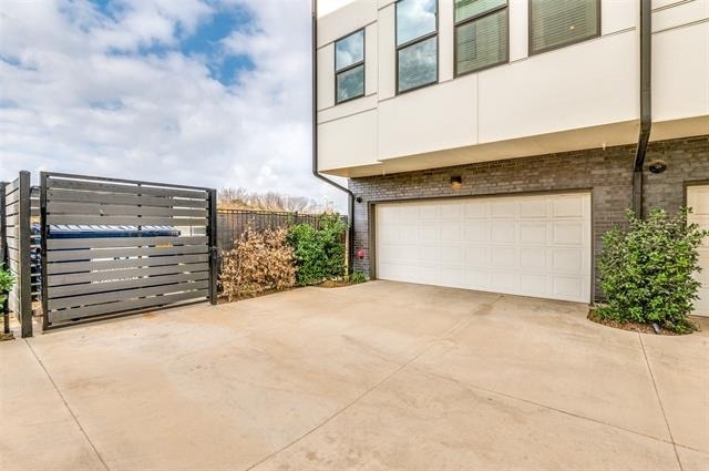 1813 Park Avenue - Photo 1