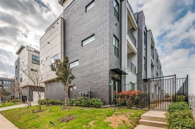 1813 Park Avenue - Photo 0