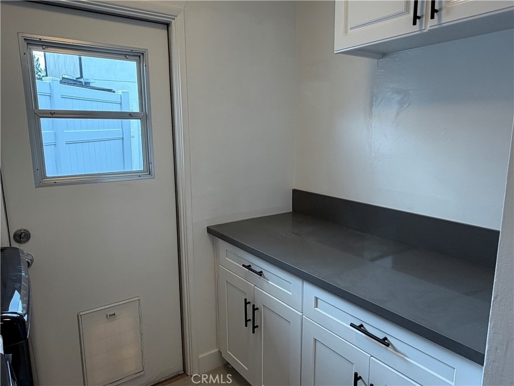 19216 Calvert Street - Photo 11