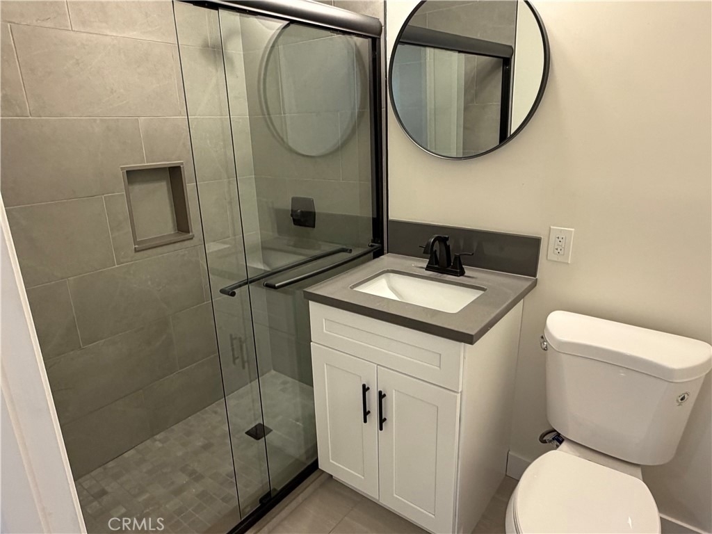 19216 Calvert Street - Photo 15