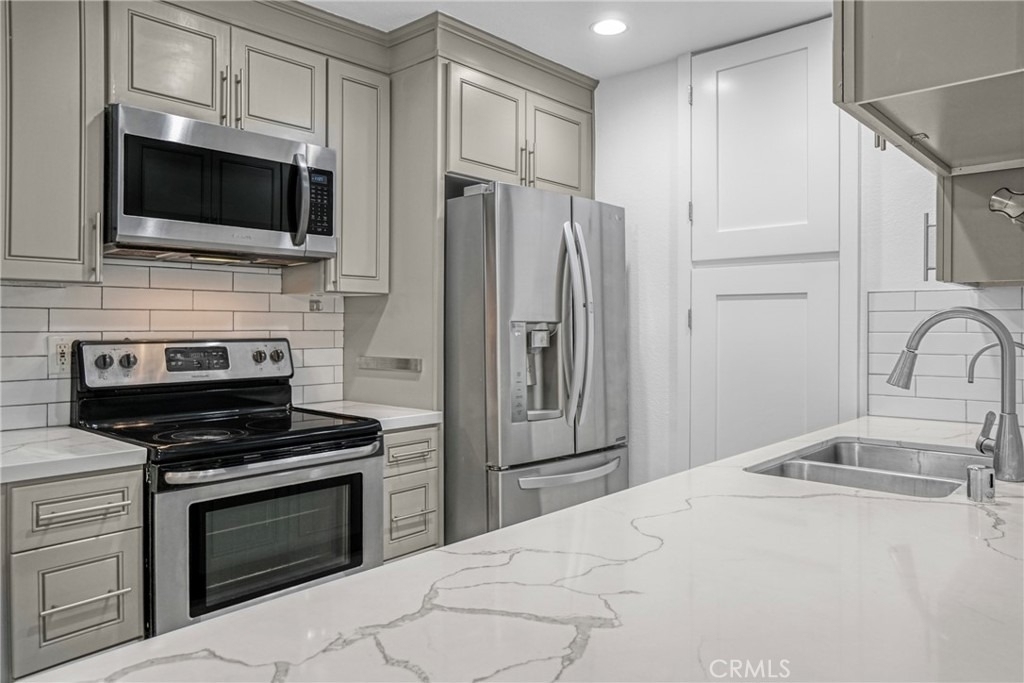 7765 W 91st St. - Photo 4