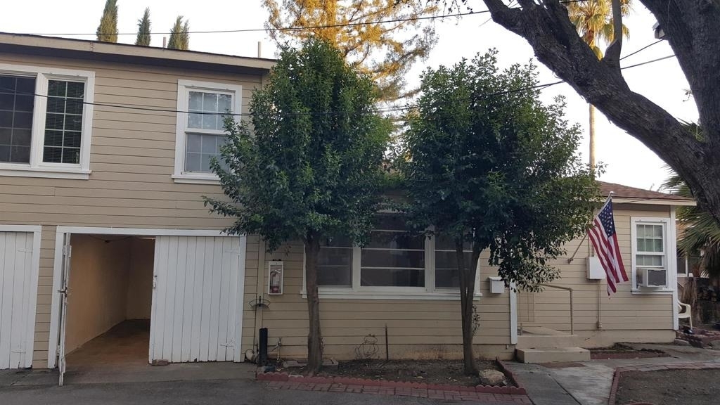 627 Rose Avenue - Photo 1