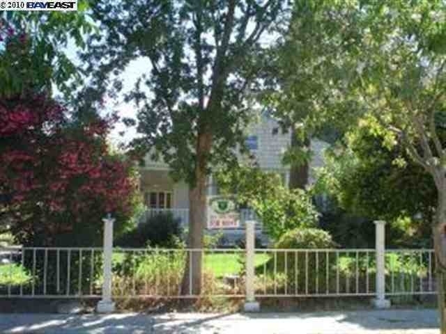 627 Rose Avenue - Photo 0
