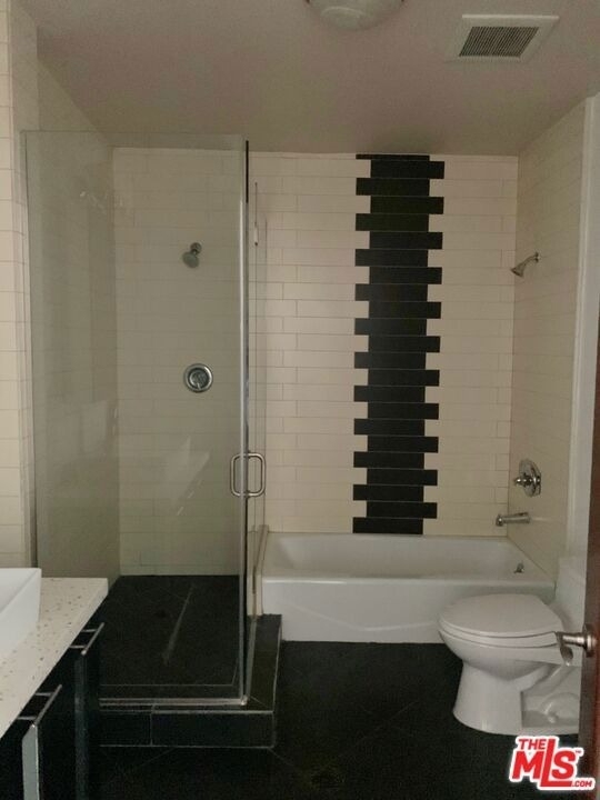 652 Mateo Street - Photo 5
