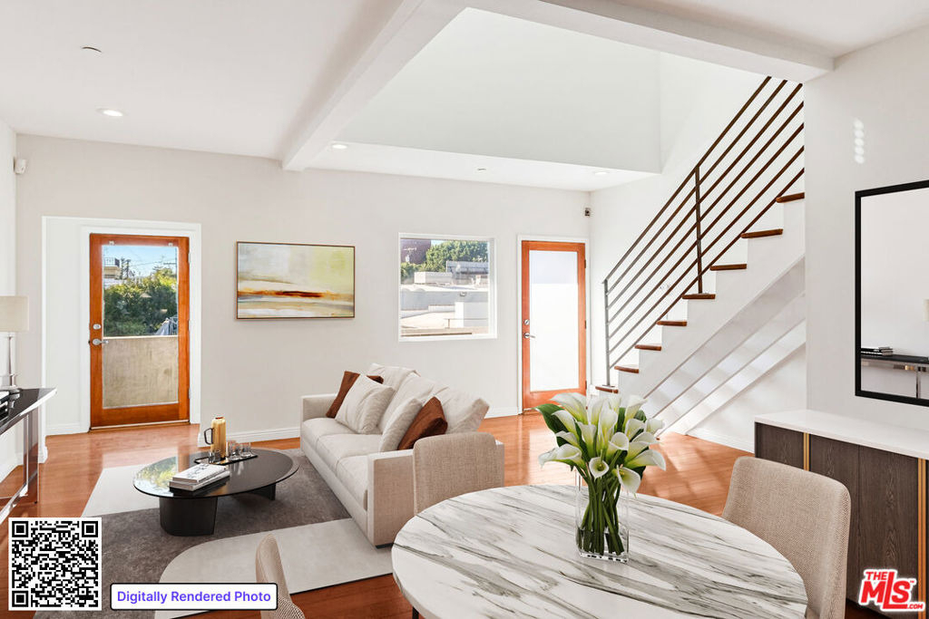 1411 Cloverfield Boulevard - Photo 0
