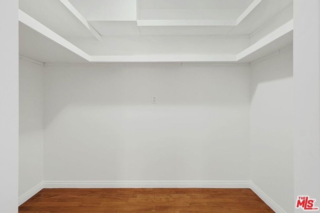1411 Cloverfield Boulevard - Photo 7