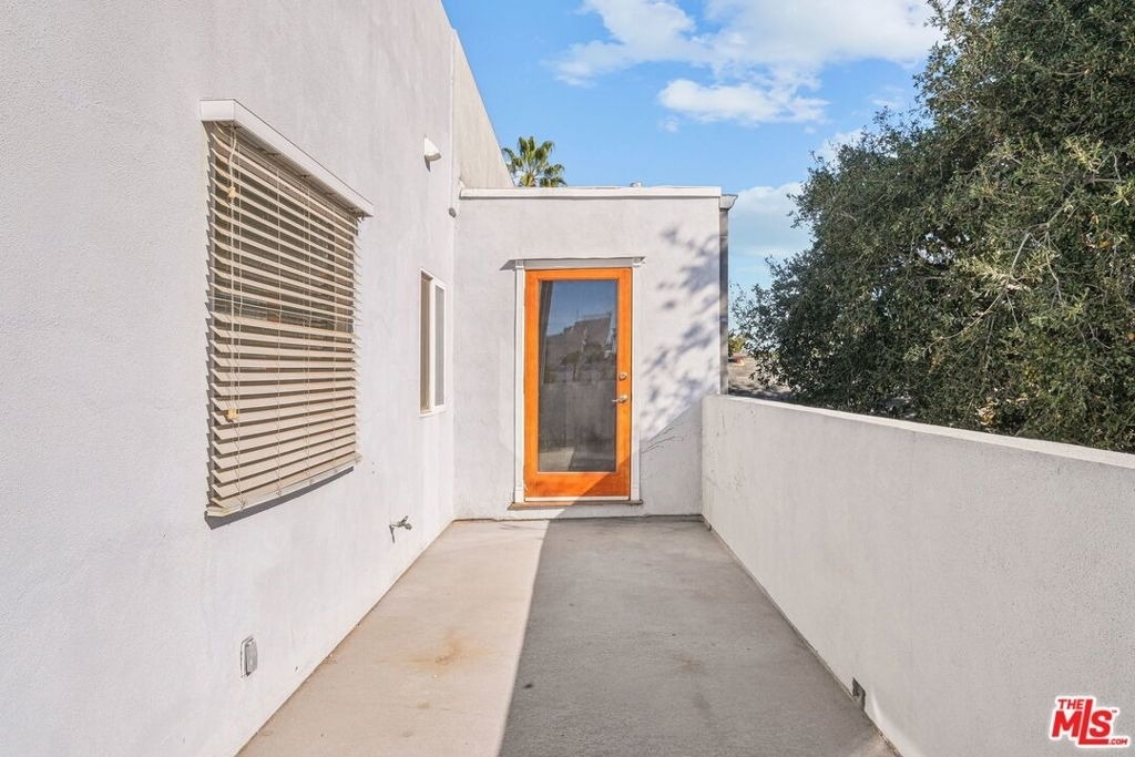 1411 Cloverfield Boulevard - Photo 16