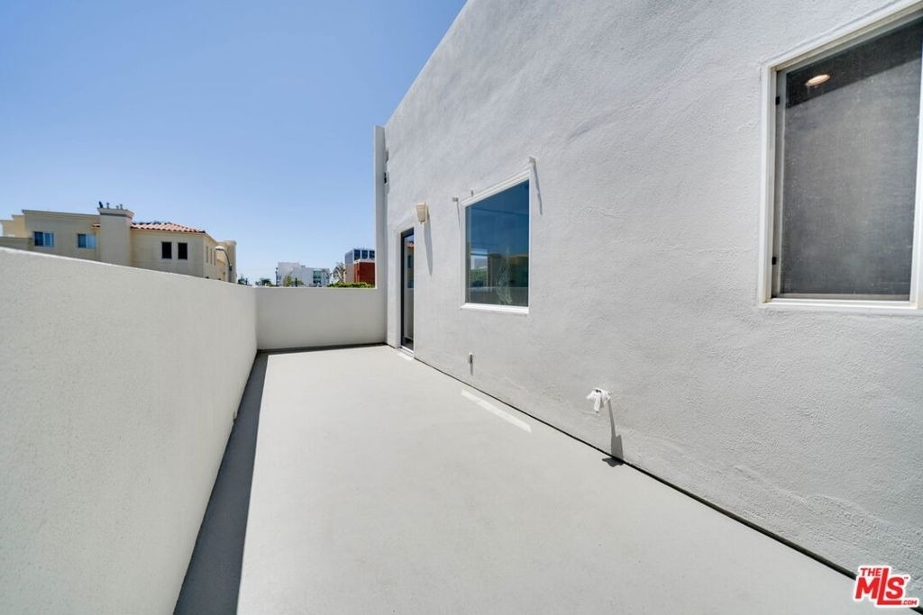 1411 Cloverfield Boulevard - Photo 15