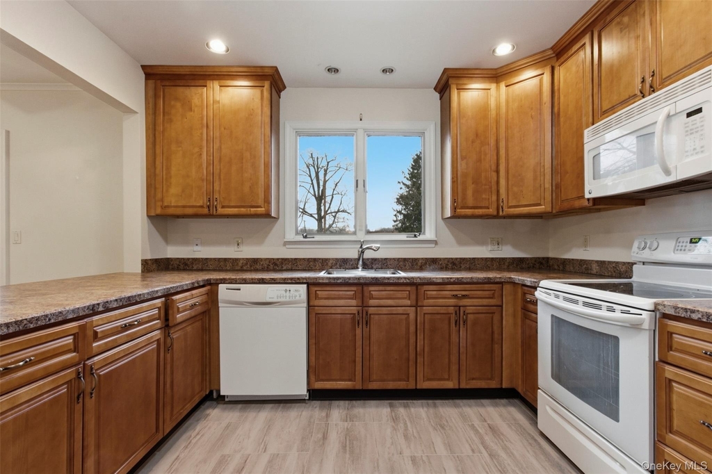 1751 Route 6 - Photo 5
