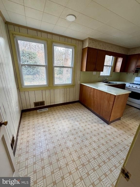 4023 Woodland Drive - Photo 3