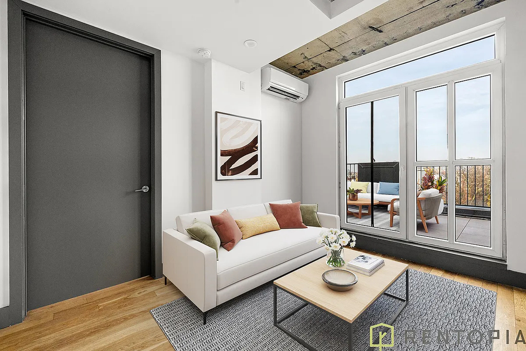 340 Evergreen Avenue - Photo 1