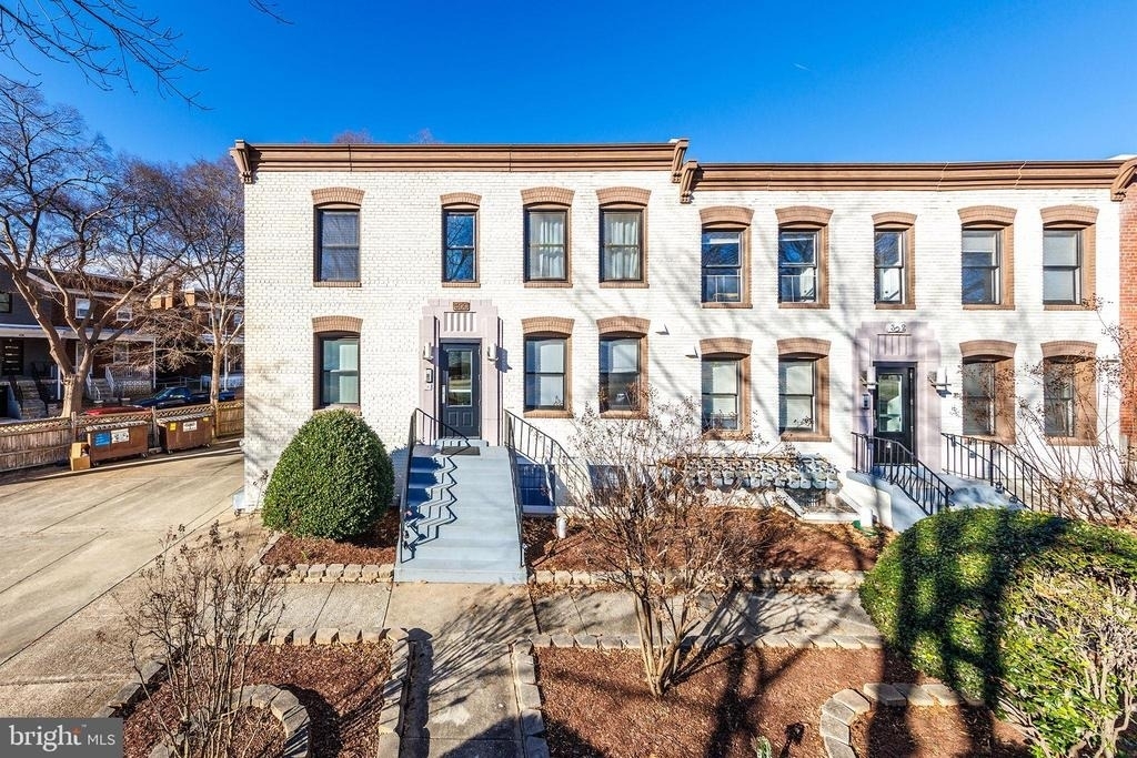 300 Oklahoma Avenue Ne - Photo 0
