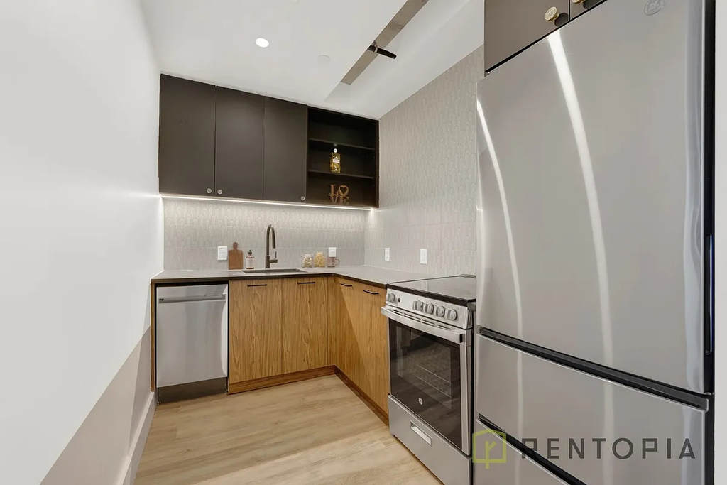 668 Bushwick Avenue - Photo 5