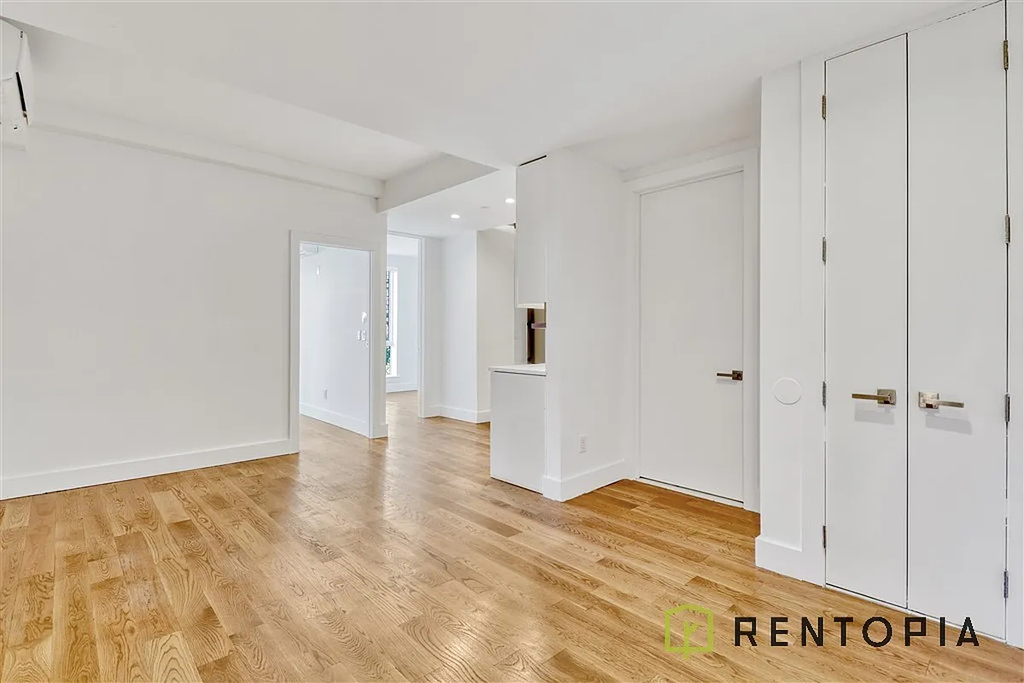 810 Flushing ave - Photo 3