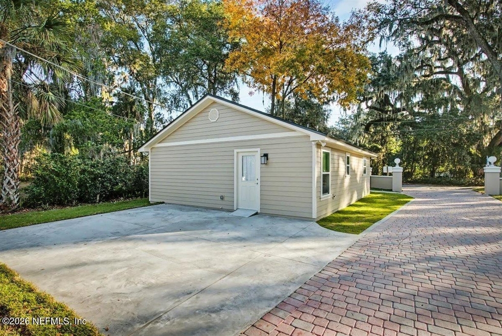 2210 Shepard Street - Photo 7