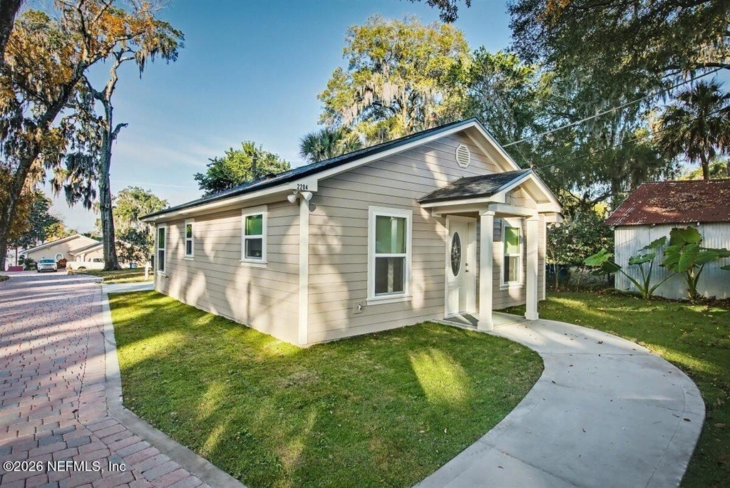 2210 Shepard Street - Photo 3