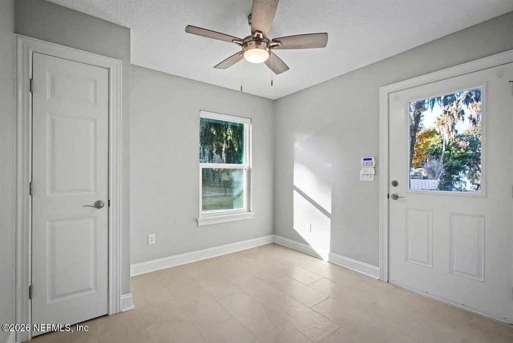 2210 Shepard Street - Photo 17