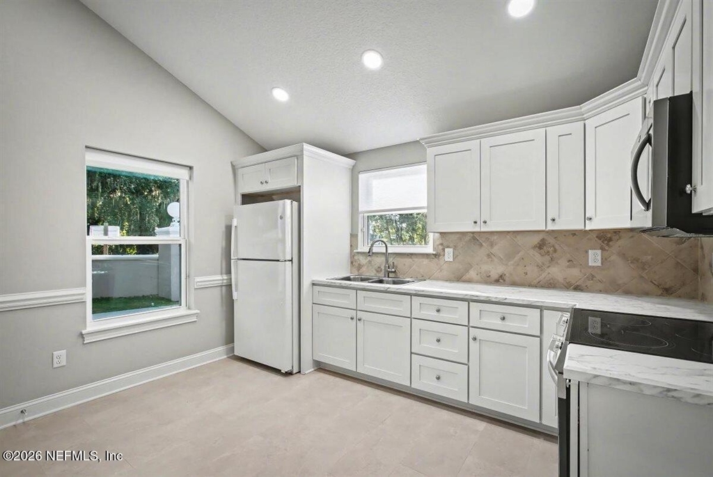 2210 Shepard Street - Photo 12