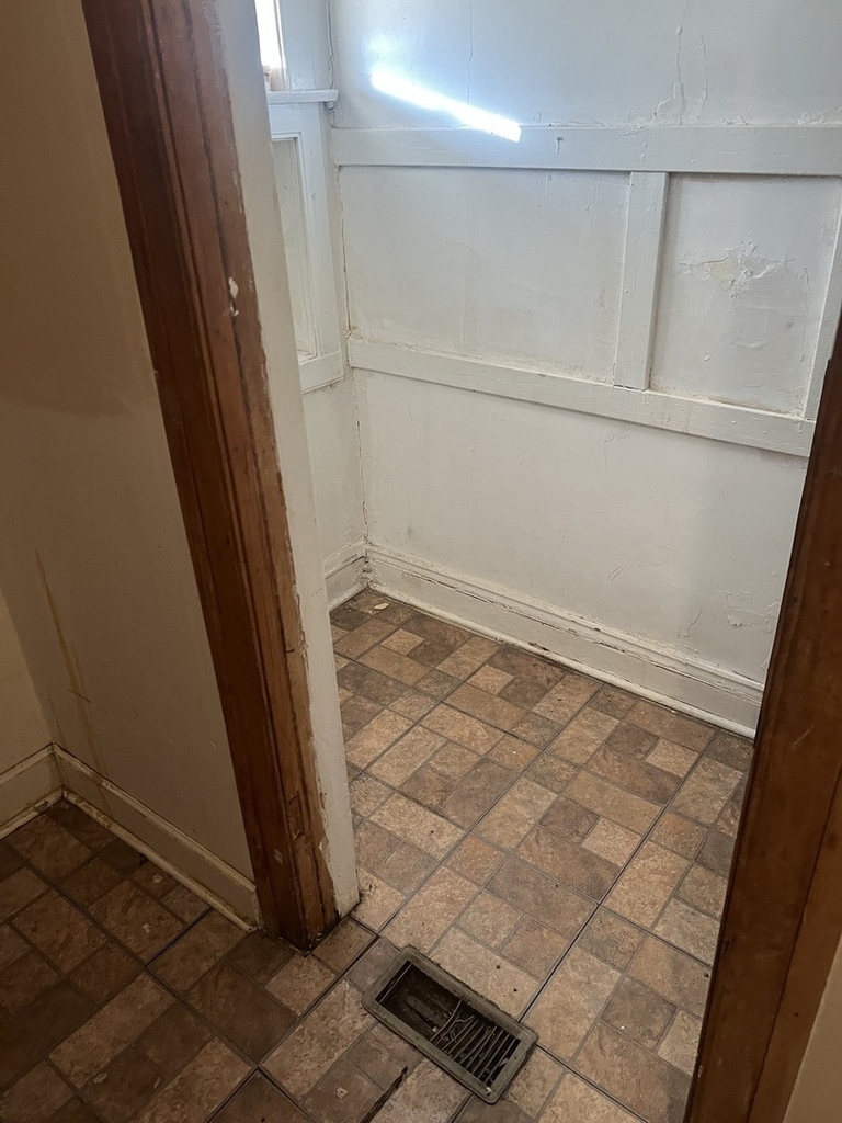 8010 S Evans Avenue - Photo 8