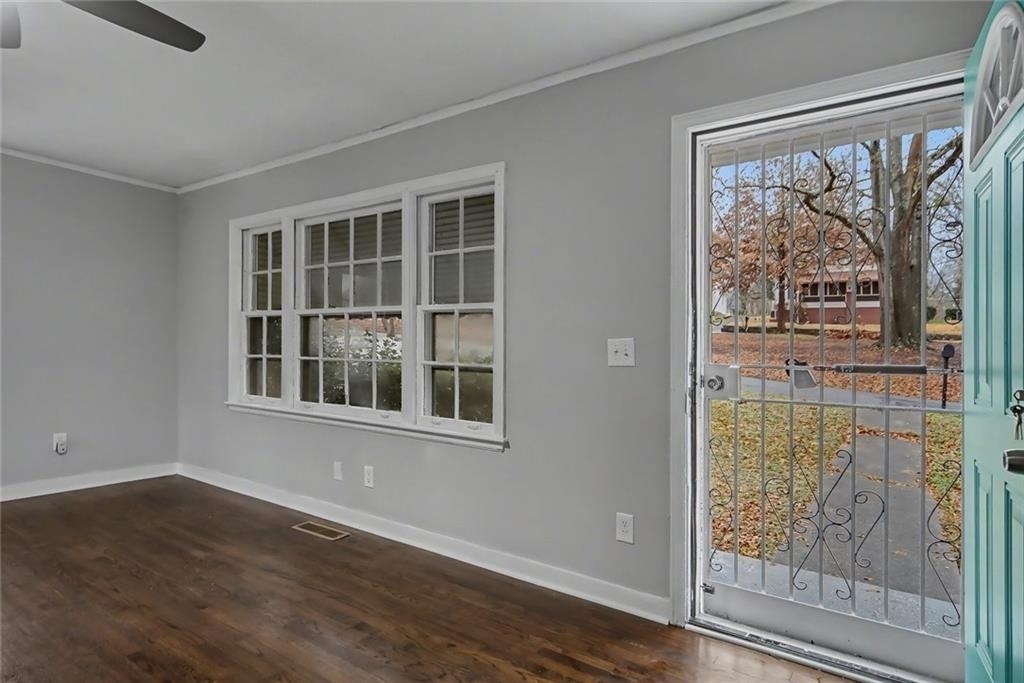 725 Matilda Place Nw - Photo 2