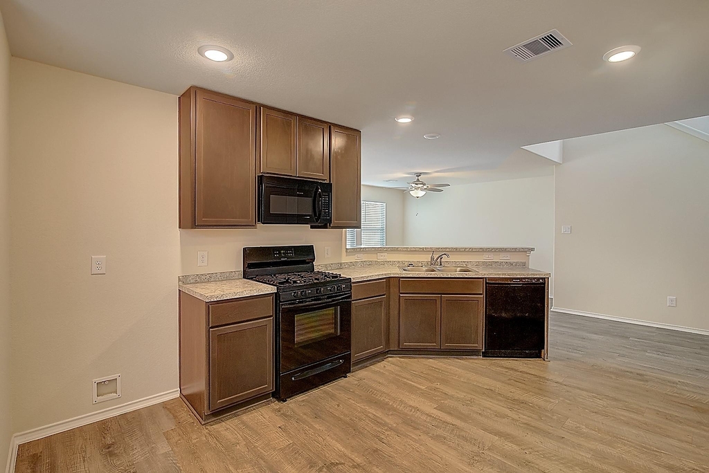 14616 Wheeler Drive - Photo 4
