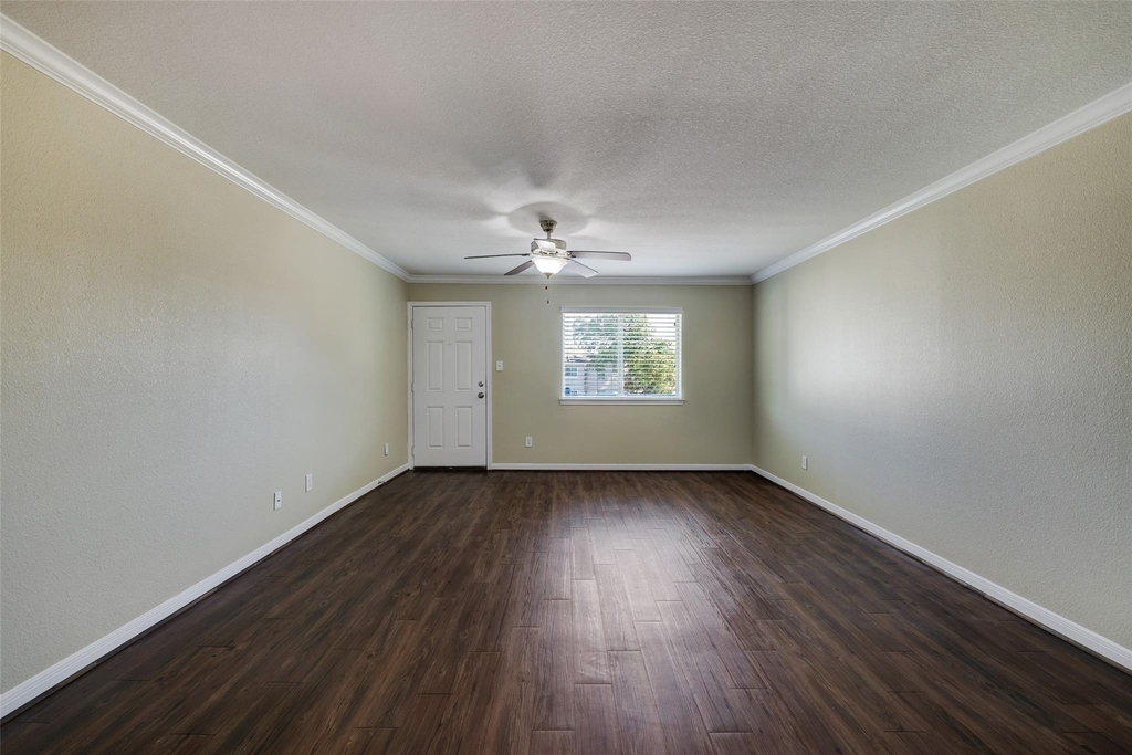 2006 W 43rd Street - Photo 3