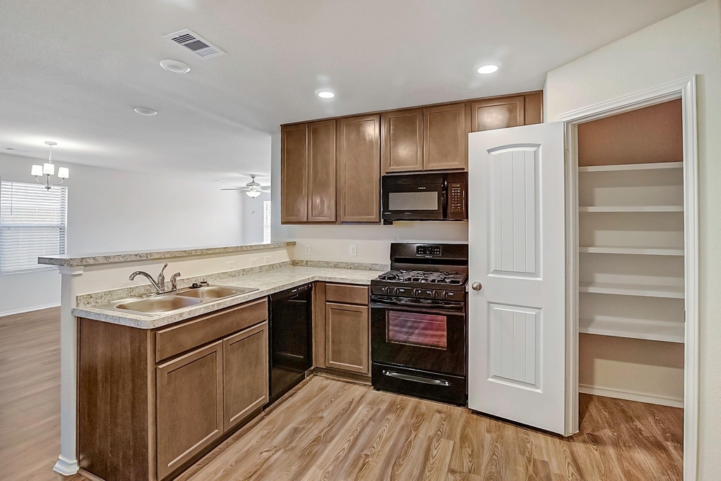 14412 Conifer Drive - Photo 5