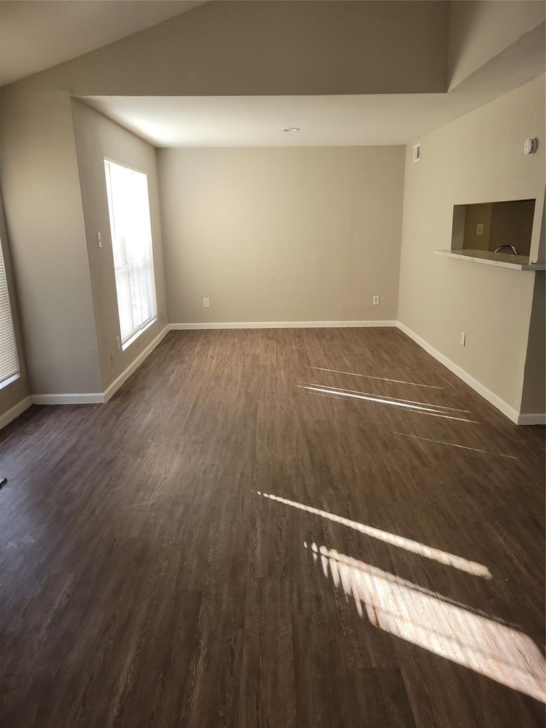 7200 W T C Jester Boulevard - Photo 5