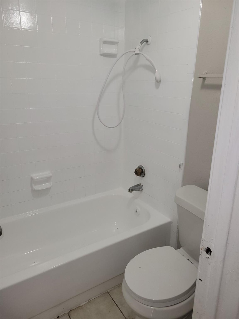 7200 W T C Jester Boulevard - Photo 15