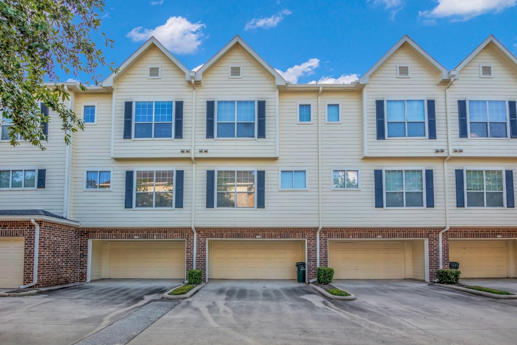 9200 Westheimer Road - Photo 32