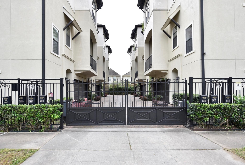 5813a Kiam Street - Photo 3