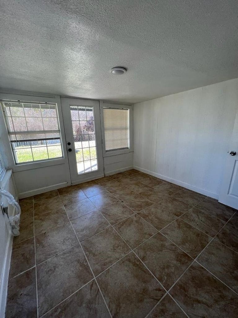 1272 Pecan Street - Photo 6