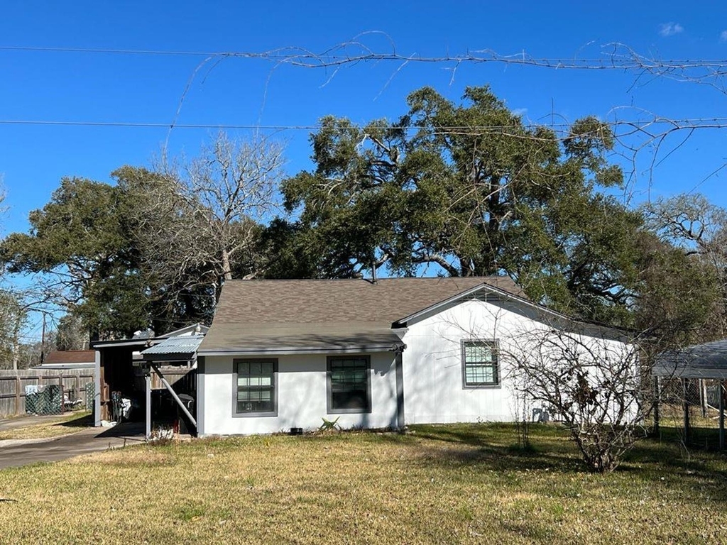 1272 Pecan Street - Photo 2