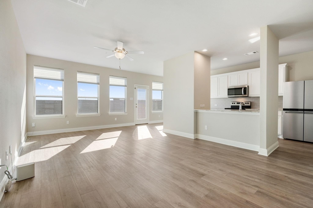 2041 Layla Drive - Photo 3