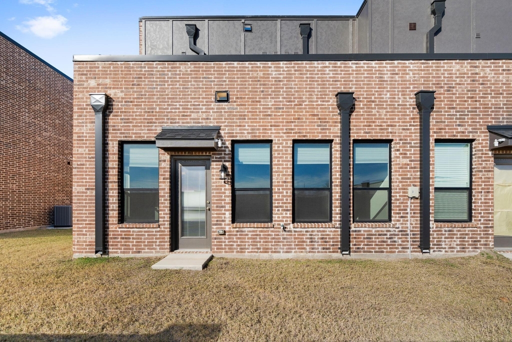 2041 Layla Drive - Photo 19