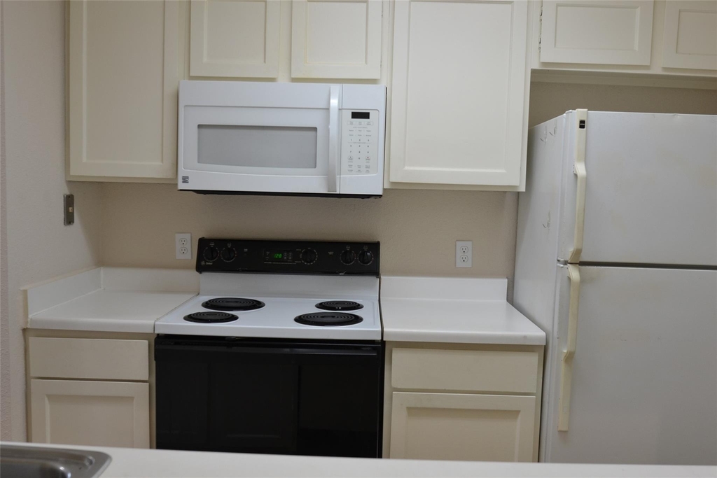 6111 Beverly Hill Street - Photo 26