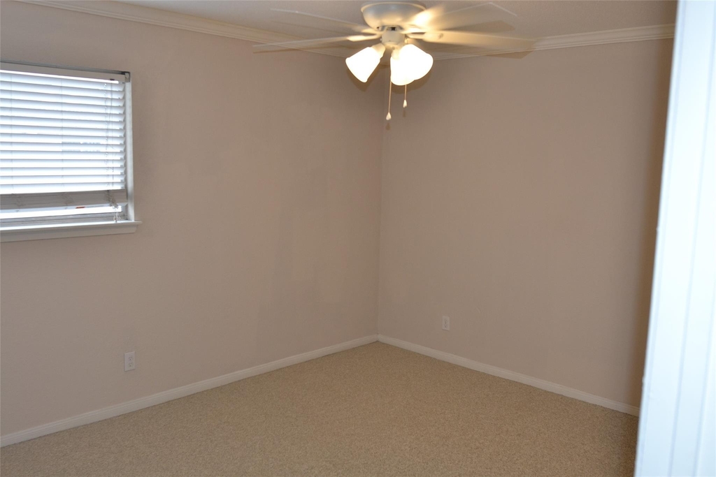 6111 Beverly Hill Street - Photo 7