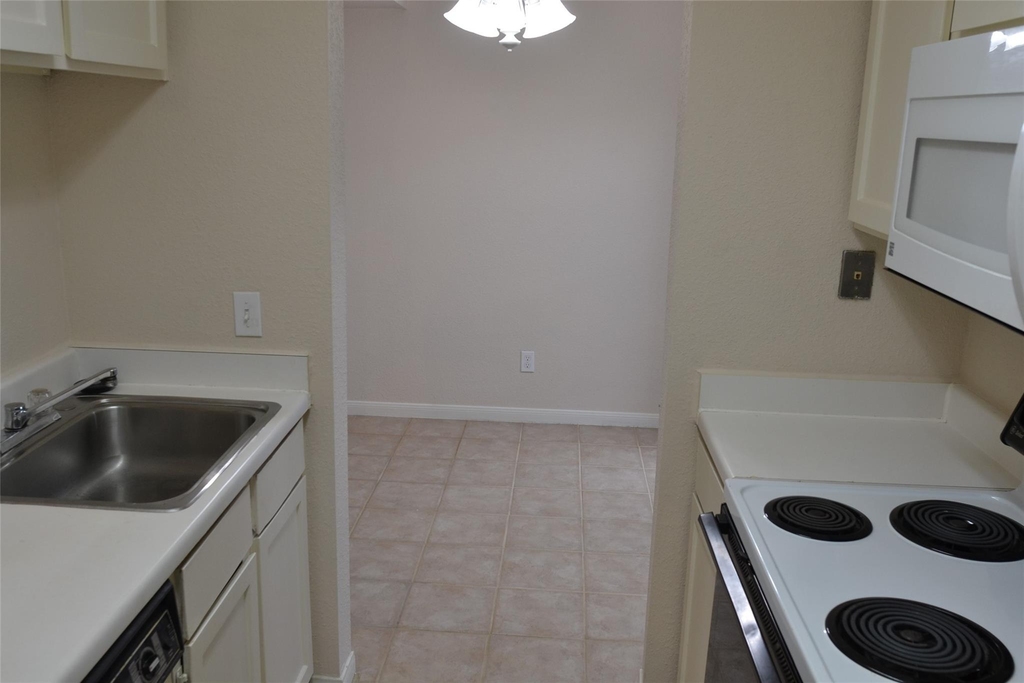 6111 Beverly Hill Street - Photo 24