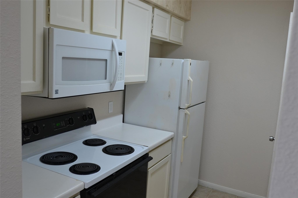 6111 Beverly Hill Street - Photo 21