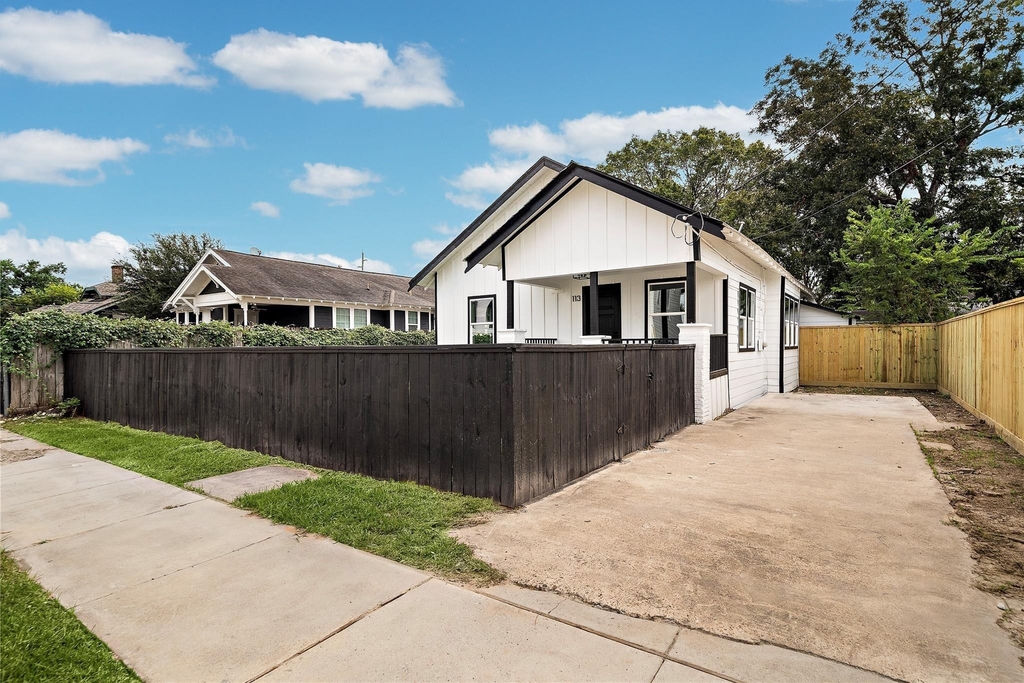 113 Delmar Street - Photo 1
