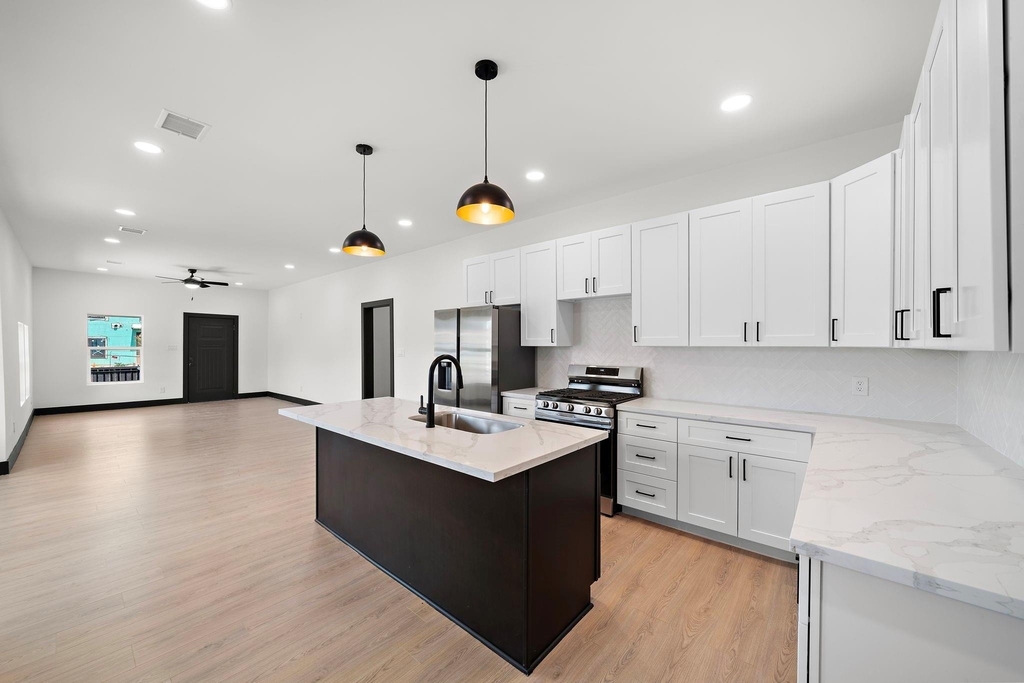 113 Delmar Street - Photo 3